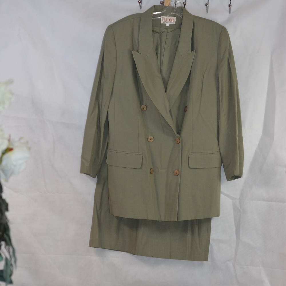 Braemar Green Linen Style Skirt Suit